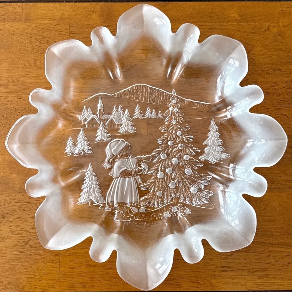 Mikasa Christmas Story Frosted Glass 13” Platter Holiday Scene Vintage 90s